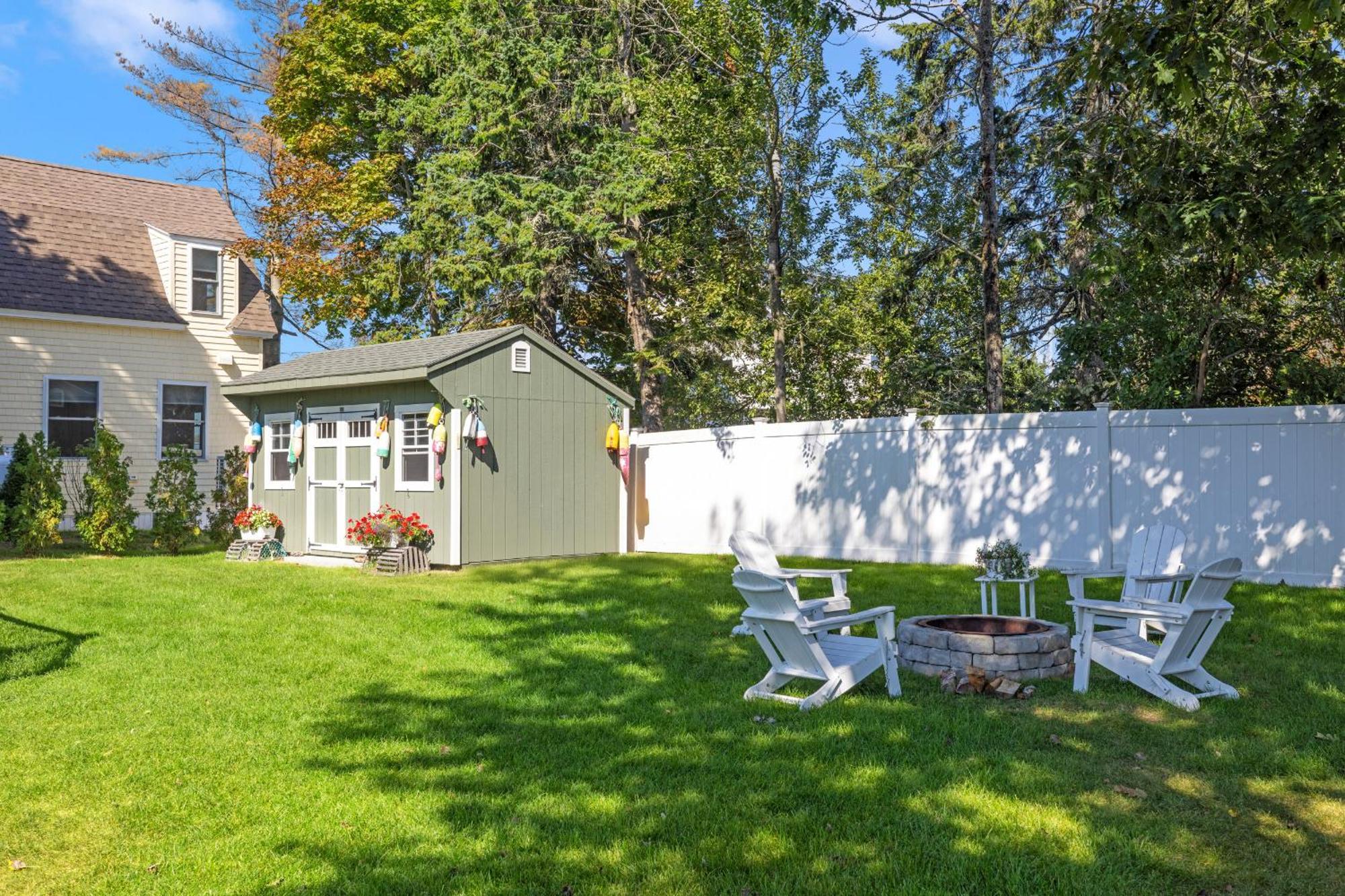 Pine Point Beach House With Deck, Fire Pit & Porch Scarborough Eksteriør bilde